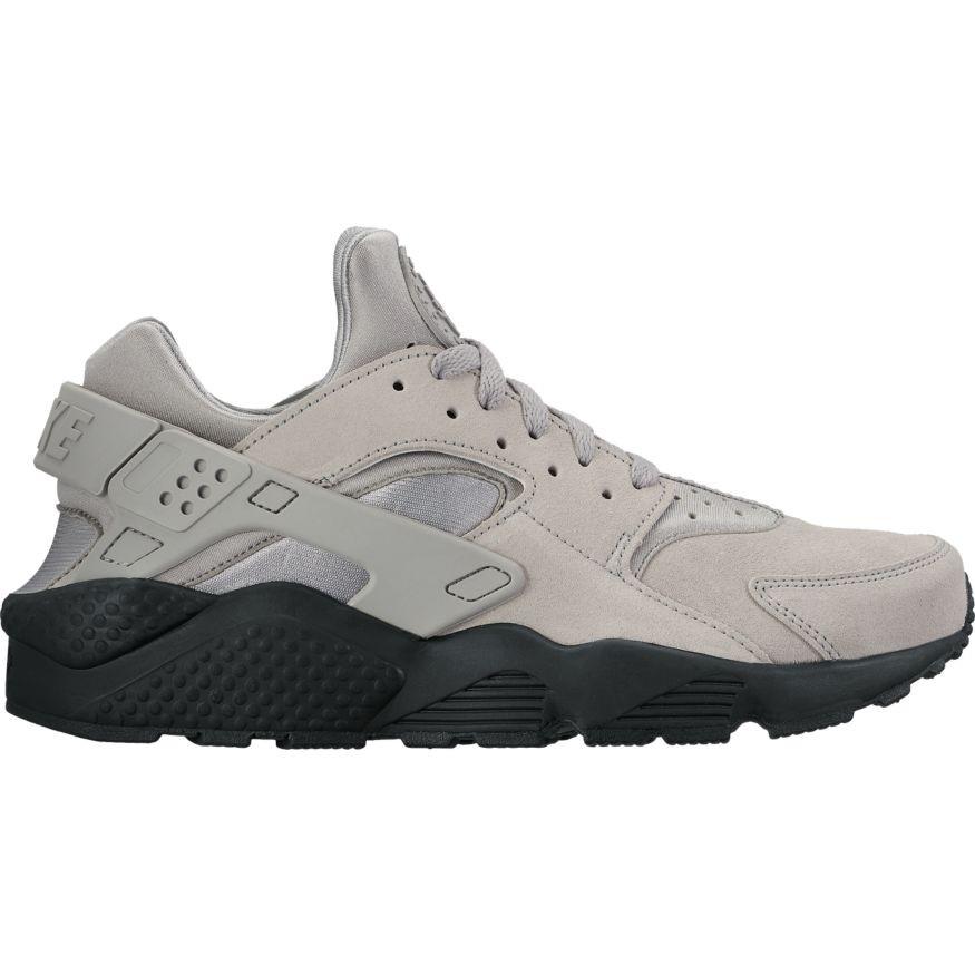 NIKE AIR HUARACHE RUN SE MATTE SILVER/MATE SILVER US 8.5 EU 42 US 9 EU 42.5 US 9.5 EU 43 US 10 EU 44 US 10.5 EU 44.5 US 11 EU 45 US 11.5 EU 45.5 US 12 EU 46